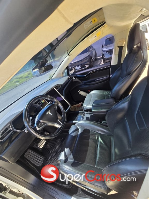 2017 Tesla Model X — foto 12 / 12