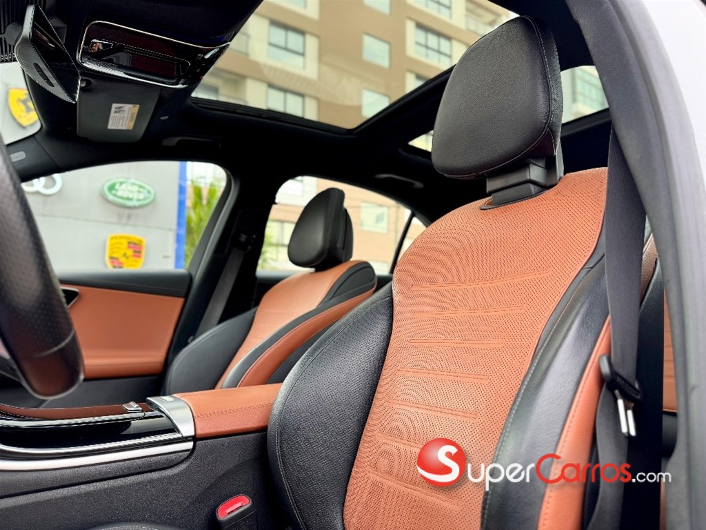 2023 Mercedes-Benz Clase C 300 AMG — foto 4 / 12