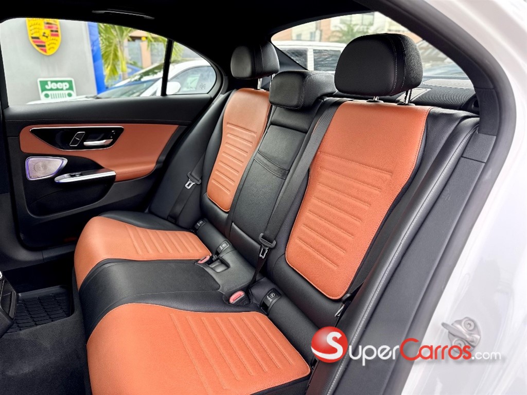 2023 Mercedes-Benz Clase C 300 AMG — foto 6 / 12