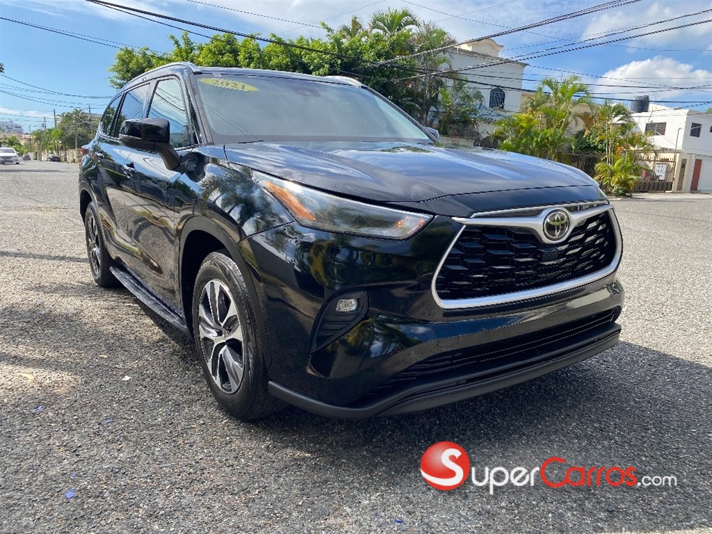 2021 Toyota Highlander XLE — foto 2 / 12