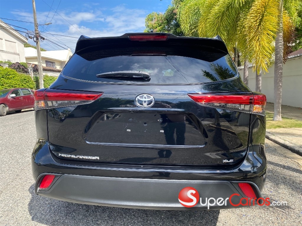 2021 Toyota Highlander XLE — foto 6 / 12