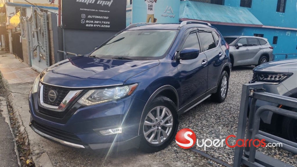 2018 Nissan Rogue SV — foto 5 / 12