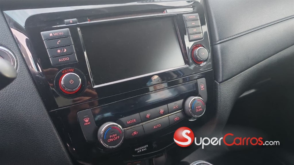 2018 Nissan Rogue SV — foto 10 / 12