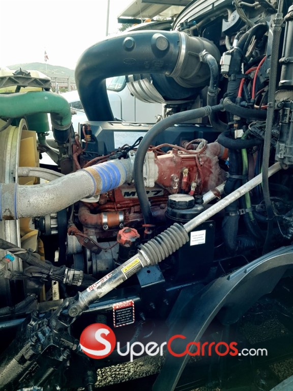 2020 Mack Anthem — foto 2 / 9