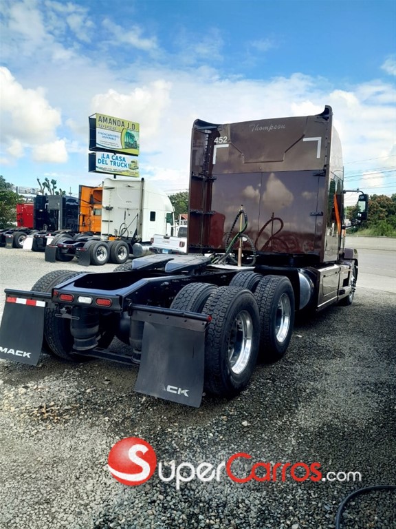 2020 Mack Anthem — foto 8 / 9