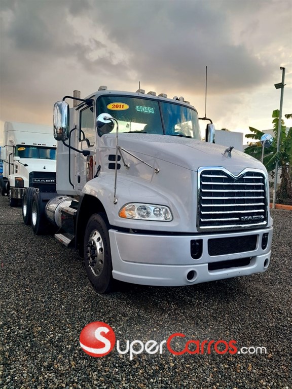2011 Mack Pinnacle