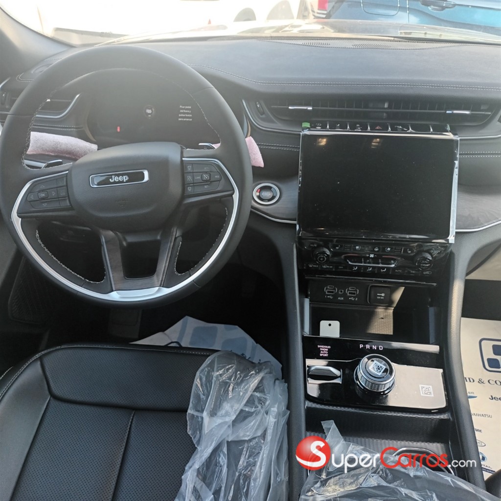 2025 Jeep Grand Cherokee Limited — foto 7 / 11