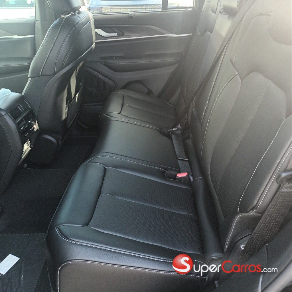 2025 Jeep Grand Cherokee Limited — foto 8 / 11