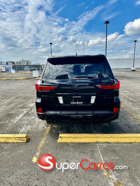 2017 Lexus LX 570 Sport — foto 5 / 10