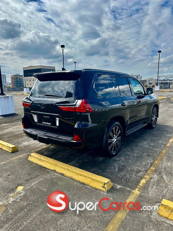 2017 Lexus LX 570 Sport — foto 6 / 10