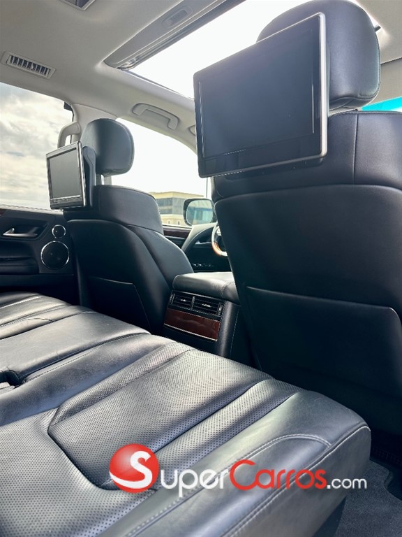 2017 Lexus LX 570 Sport — foto 9 / 10