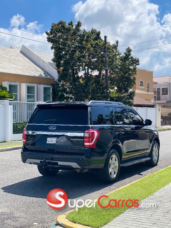 2019 Ford Expedition XLT — foto 5 / 9