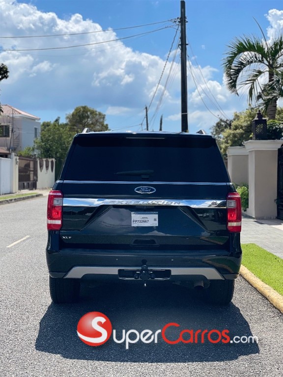 2019 Ford Expedition XLT — foto 6 / 9