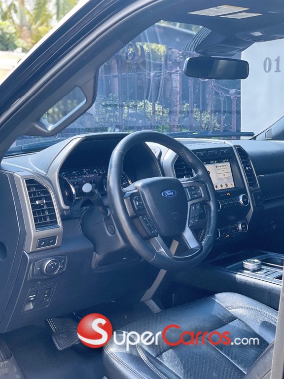 2019 Ford Expedition XLT — foto 7 / 9
