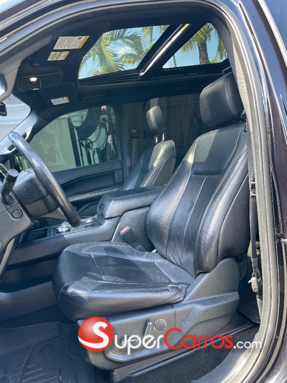 2019 Ford Expedition XLT — foto 8 / 9