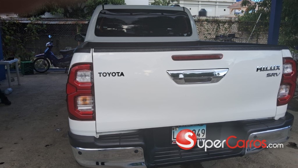 2022 Toyota Hilux SRV — foto 2 / 7