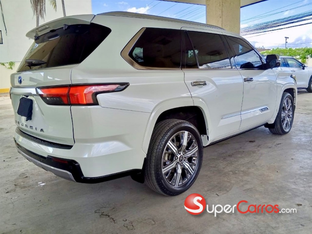 2023 Toyota Sequoia Capstone — foto 4 / 12
