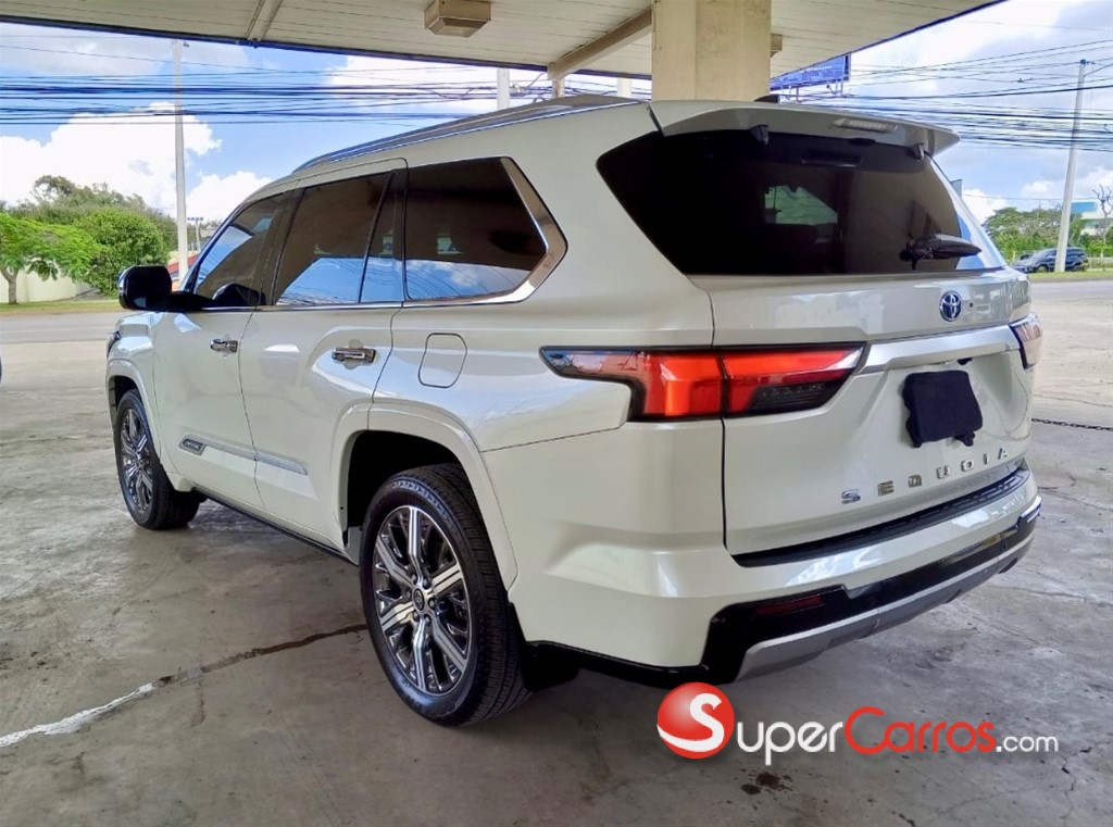 2023 Toyota Sequoia Capstone — foto 5 / 12