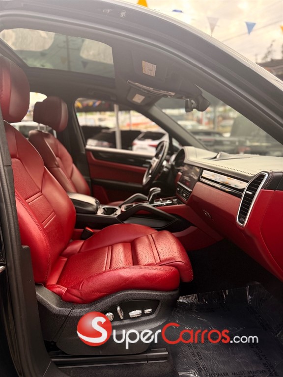2020 Porsche Cayenne — foto 9 / 12