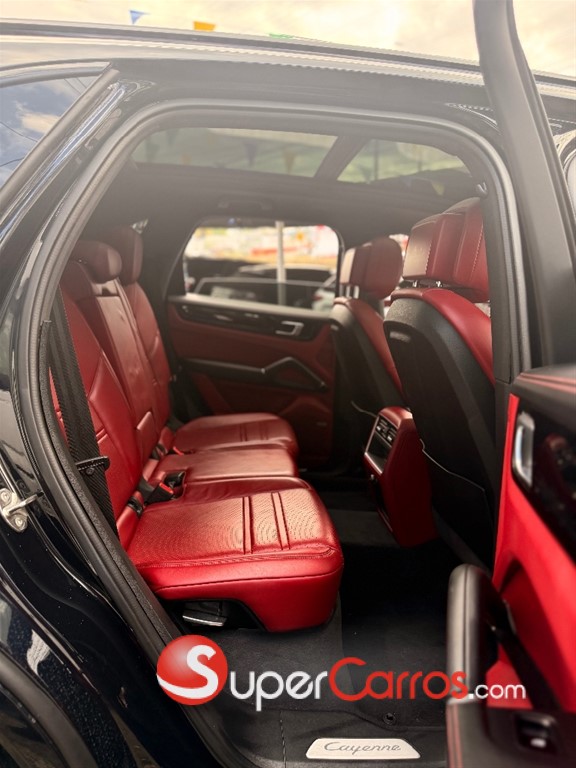 2020 Porsche Cayenne — foto 10 / 12