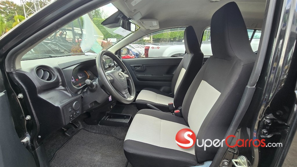2021 Daihatsu Mira — foto 10 / 12