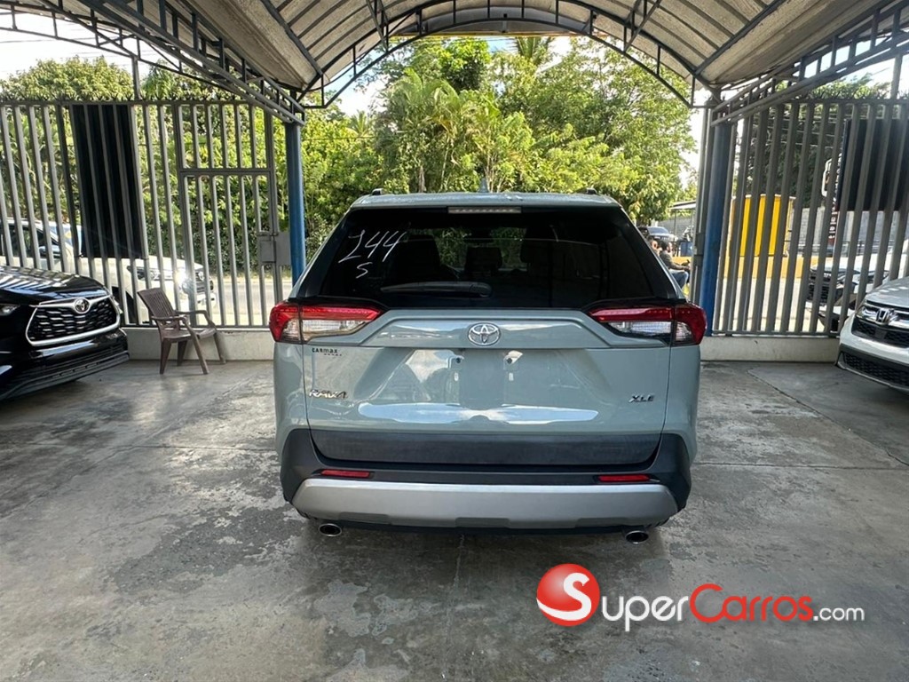2021 Toyota RAV4 XLE — foto 3 / 11