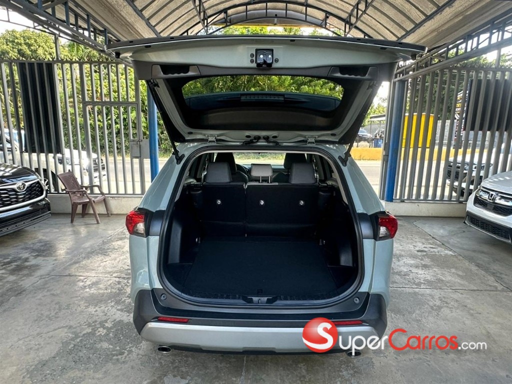 2021 Toyota RAV4 XLE — foto 8 / 11