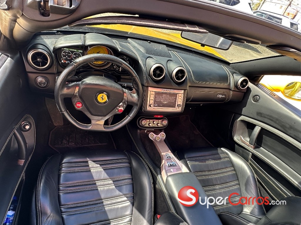2013 Ferrari California — foto 8 / 9