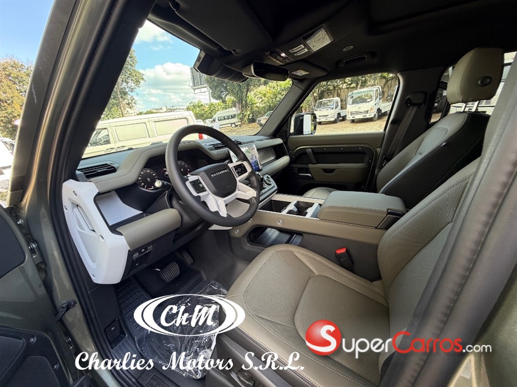 2025 Land Rover Defender 110 SE HYBRID — foto 5 / 12