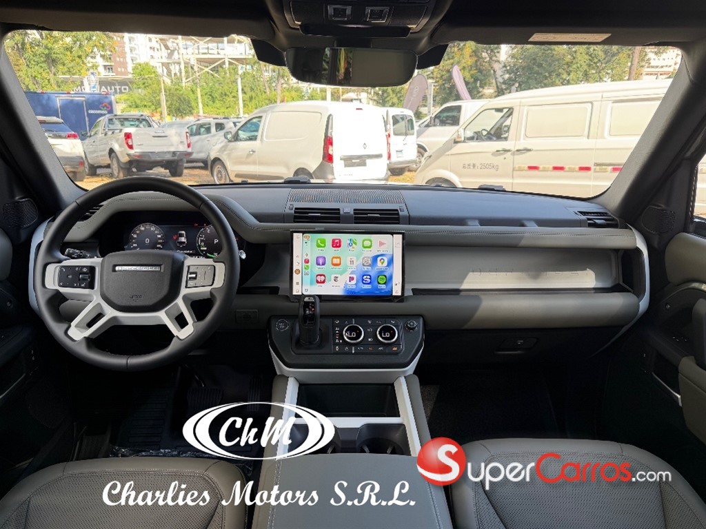 2025 Land Rover Defender 110 SE HYBRID — foto 10 / 12