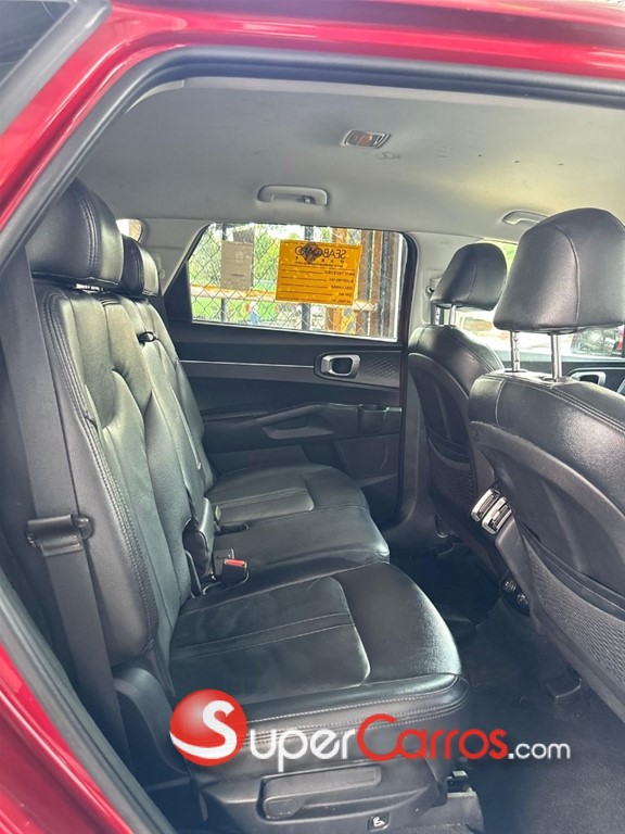 2021 Kia Sorento LX — foto 6 / 10