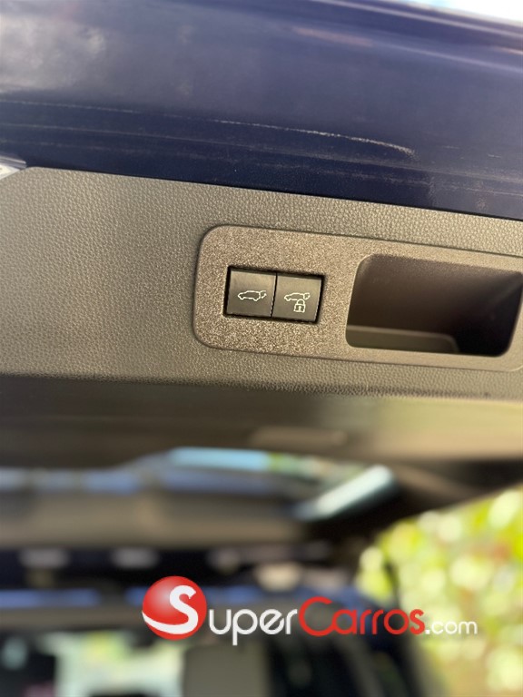 2023 Toyota Land Cruiser VXR — foto 8 / 12