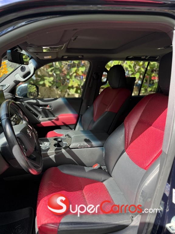 2023 Toyota Land Cruiser VXR — foto 10 / 12