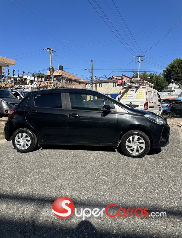 2020 Toyota VITZ — foto 3 / 11