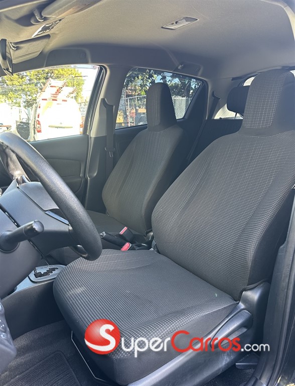 2020 Toyota VITZ — foto 9 / 11