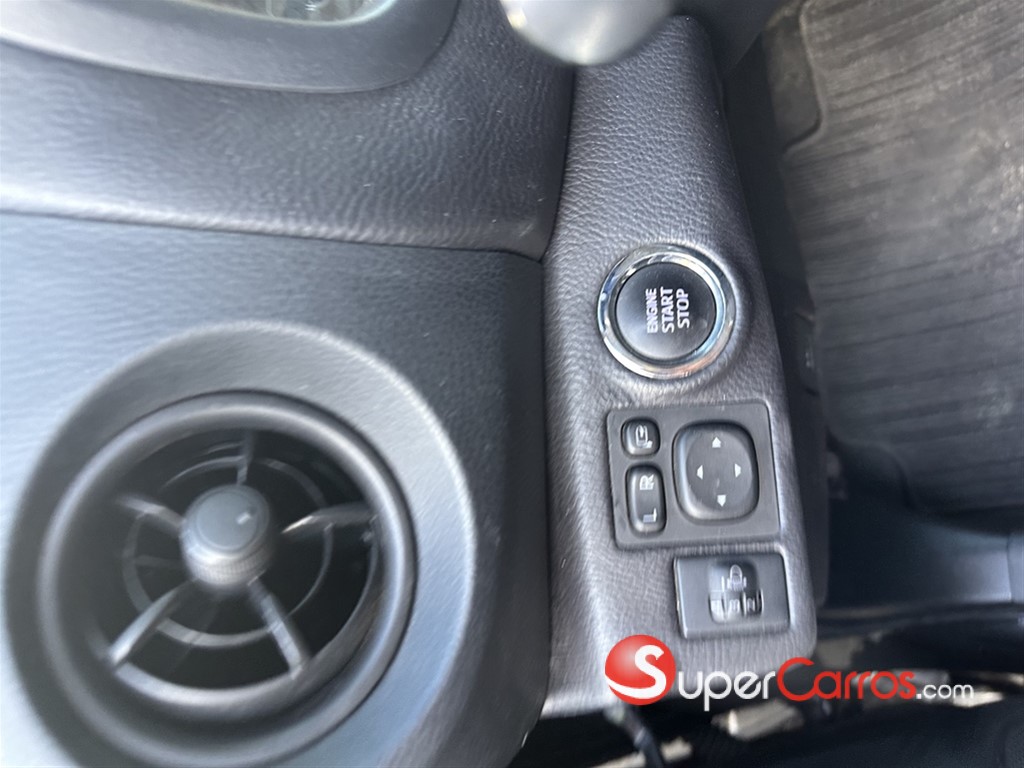 2020 Toyota VITZ — foto 10 / 11