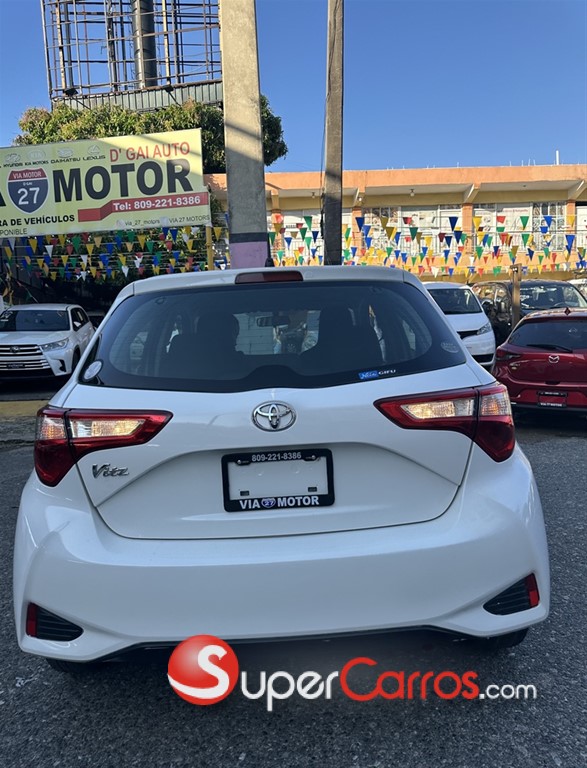 2020 Toyota VITZ — foto 5 / 10