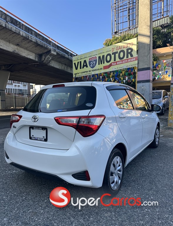 2020 Toyota VITZ — foto 6 / 10