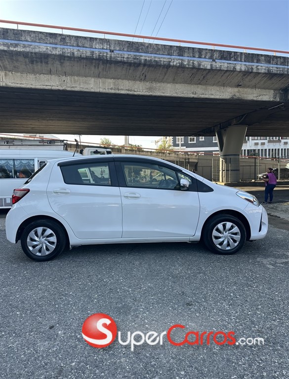 2020 Toyota VITZ — foto 8 / 10