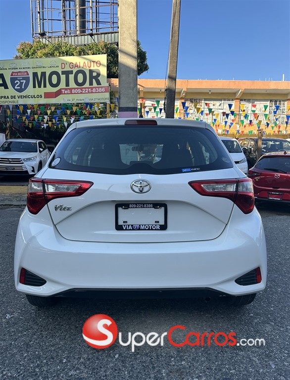 2020 Toyota VITZ — foto 9 / 10
