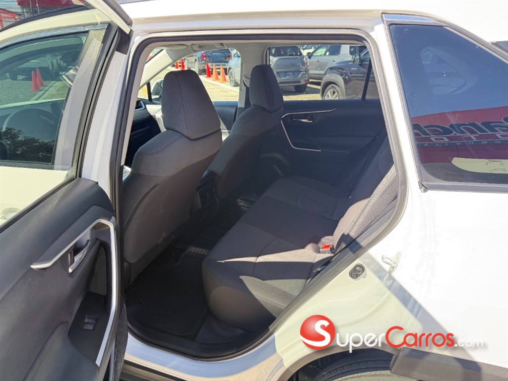 2021 Toyota RAV4 XLE — foto 7 / 12