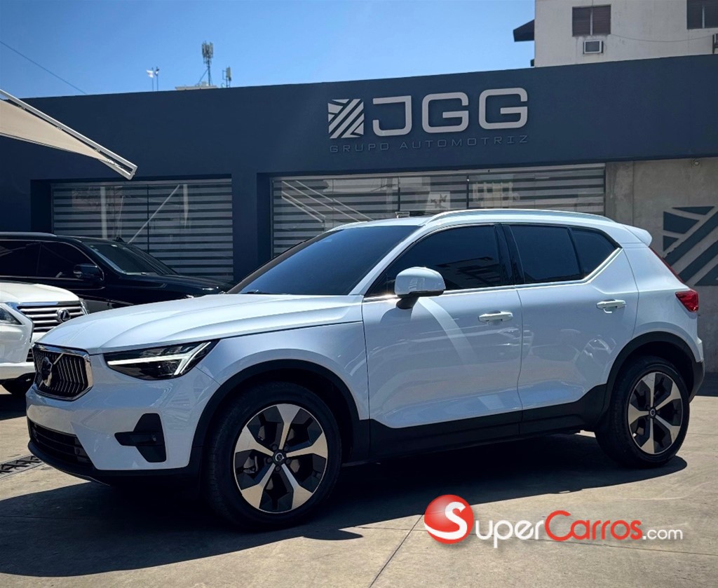 2024 Volvo XC40 Ultimate B4