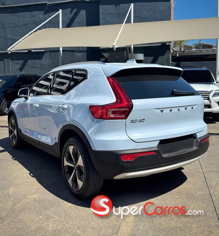2024 Volvo XC40 Ultimate B4 — foto 3 / 8