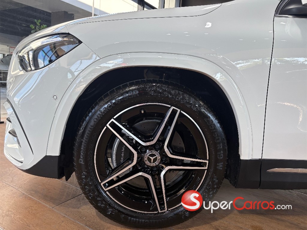 2025 Mercedes-Benz Clase GLA 200 — foto 3 / 10