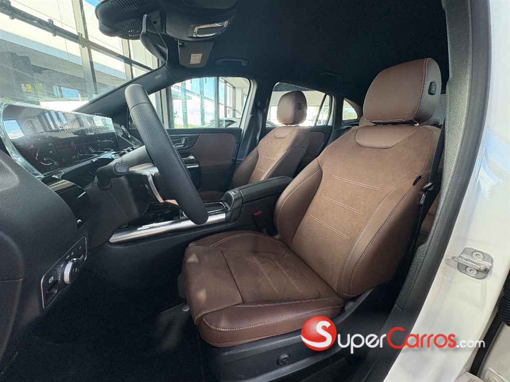 2025 Mercedes-Benz Clase GLA 200 — foto 4 / 10