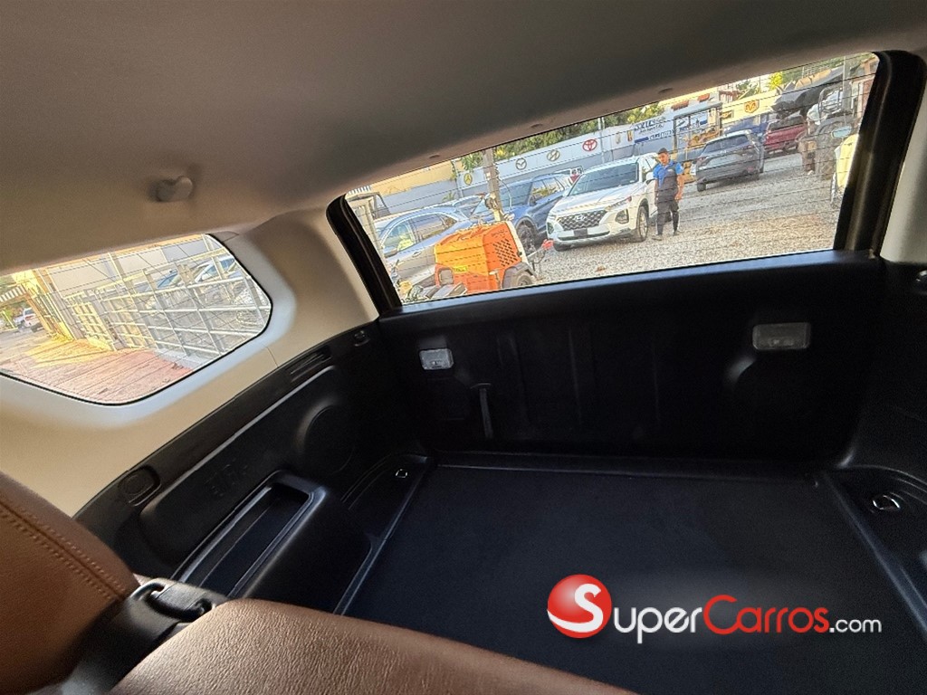 2020 Toyota 4 Runner Limited — foto 10 / 12