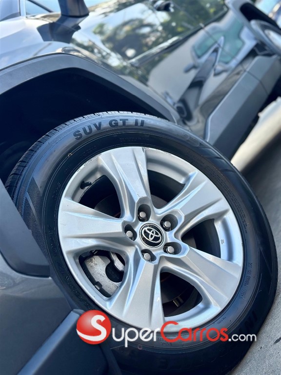 2021 Toyota RAV4 XLE — foto 2 / 11