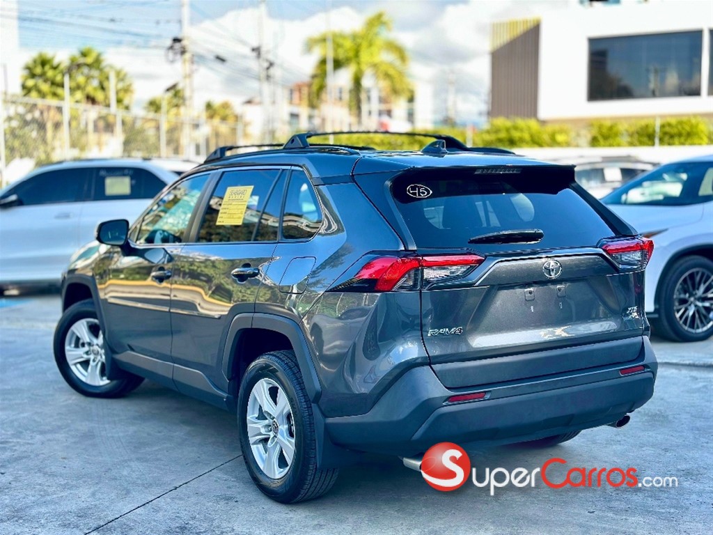 2021 Toyota RAV4 XLE — foto 3 / 11