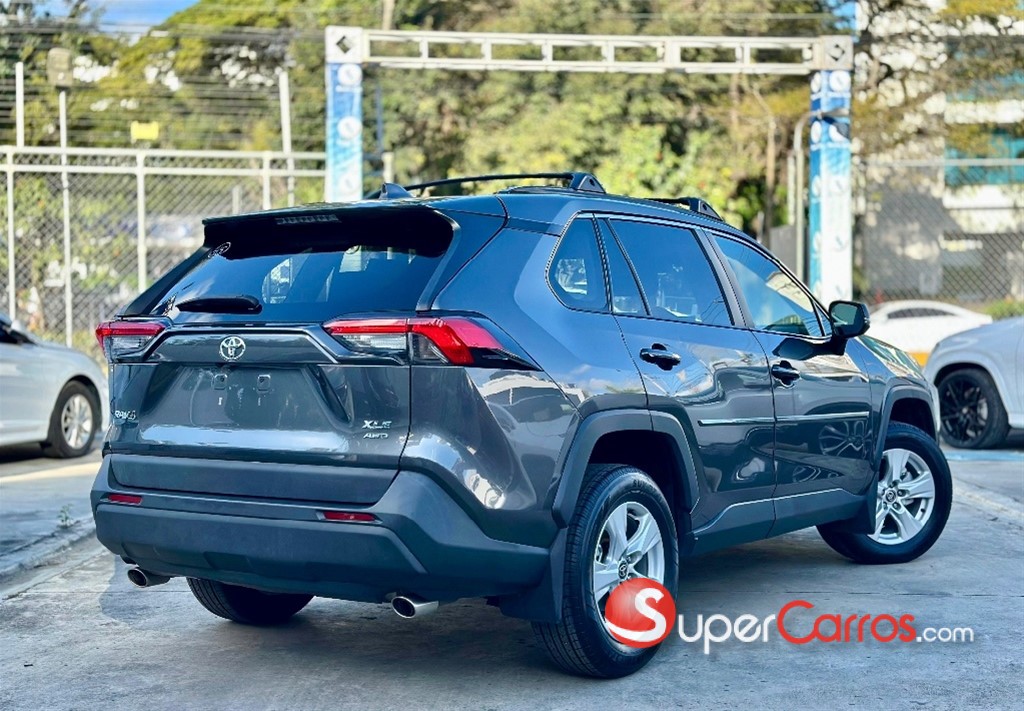 2021 Toyota RAV4 XLE — foto 4 / 11