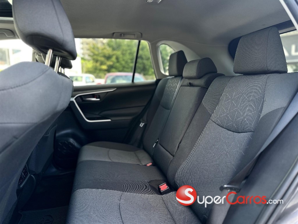 2021 Toyota RAV4 XLE — foto 8 / 11
